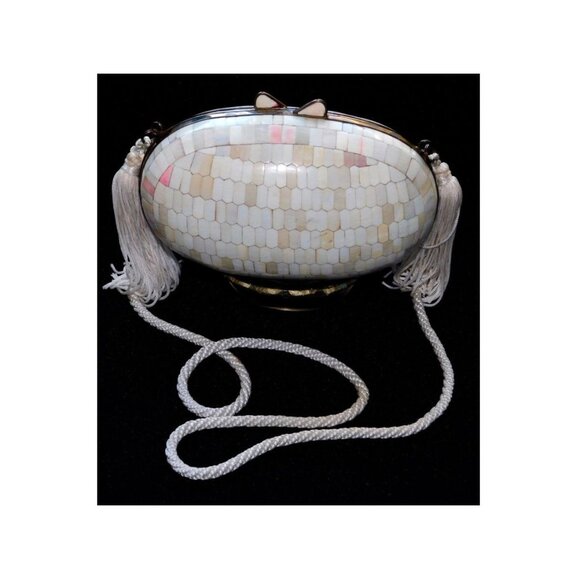 Mother Of Pearl Hard Shell Hinged Oval Shaped Purse - Picture 1 of 16